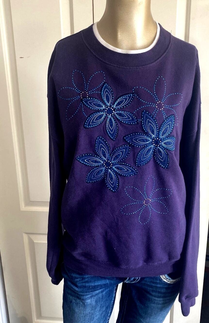 Vintage Pleasant Shade Purple Floral Beaded Sweatshirt Medium Double Collar